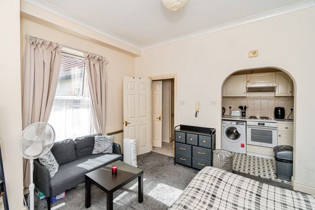 Flat 16, 148, Hill Lane, Southampton photo 4