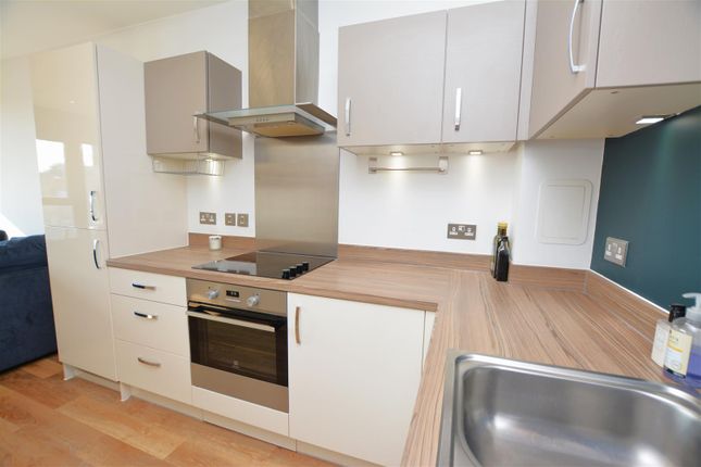 Flat for sale in Prince George Road, Mitcham