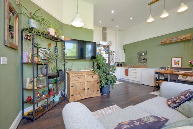 4d, Bradley Drive, Hailsham photo 3