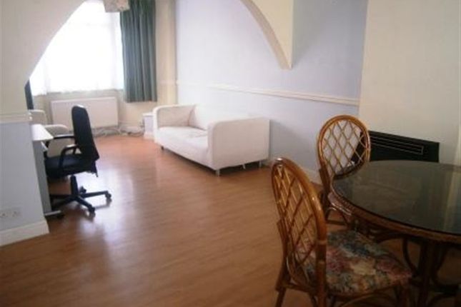 21, Alder Road, Coventry photo 2