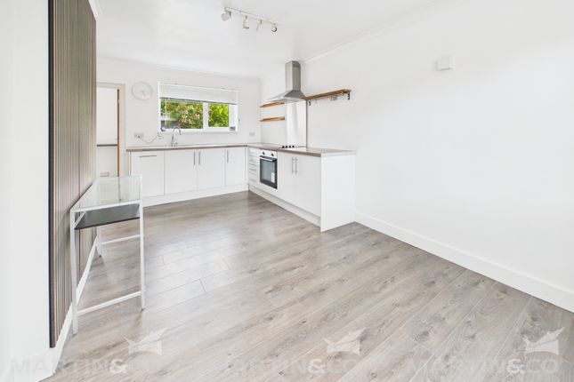 5, Glebe Road, Doncaster photo 2