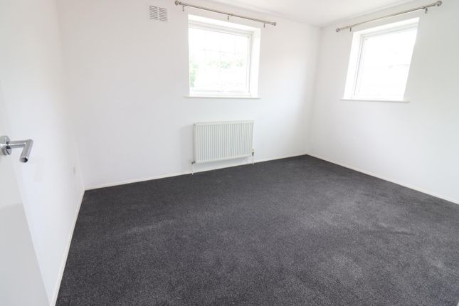 16, Felton Close, Luton photo 3