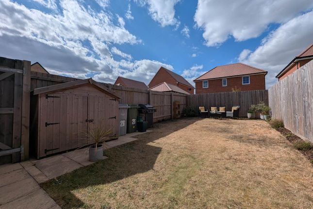 26, Buckle Way, Norwich photo 3