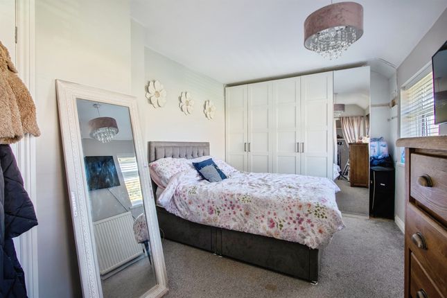 4, Murton Close, LEEDS photo 5