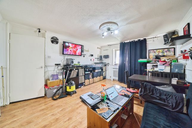 42e, Ashton Road, London photo 4
