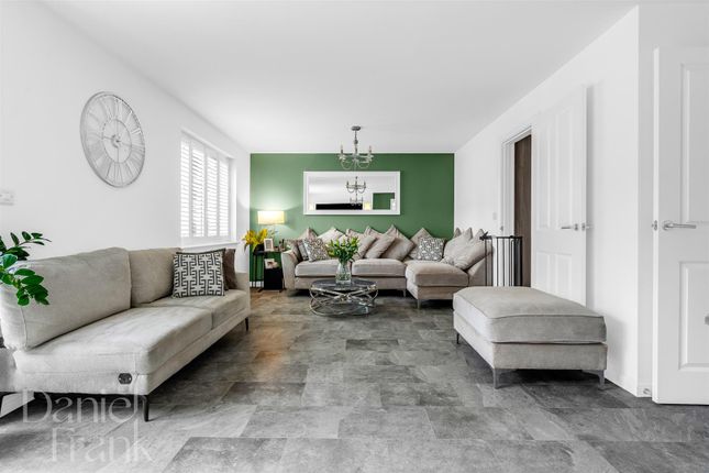 7, Elstar Road, Ongar photo 3