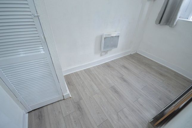 2C Kingswood Road, Ilford photo 4