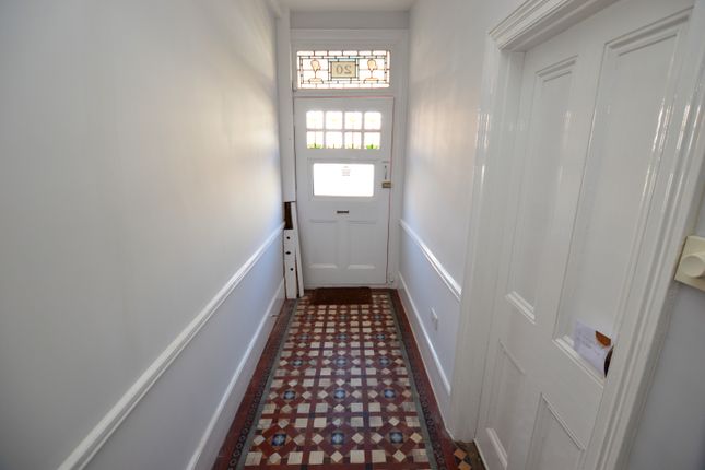 Flat to rent in Heybridge Avenue, London