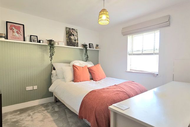 Flat 20, Victoria Place,, North Road, Surrey photo 4