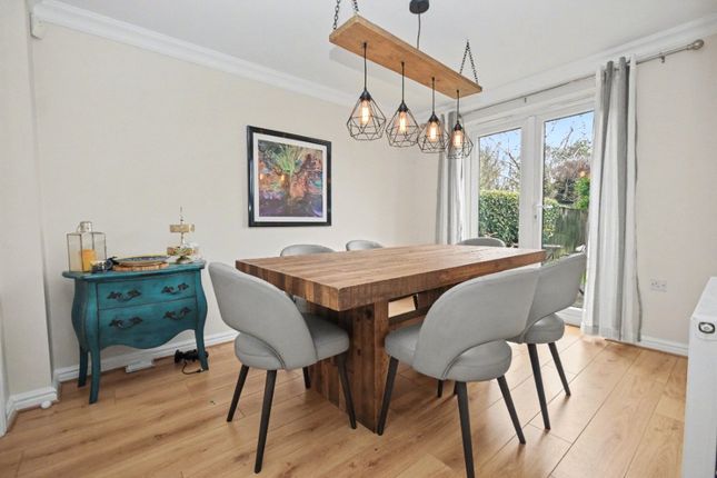 12, Sandpiper Court, Wakefield photo 4