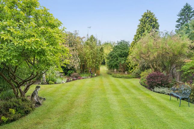 14, The Drive, Amersham photo 3