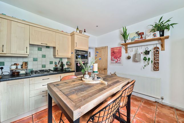 26 Victoria Road, Godalming photo 2
