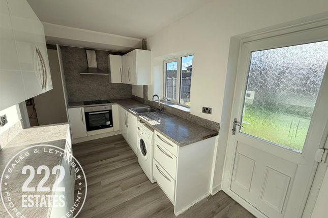 Poplars Avenue, Warrington photo 3