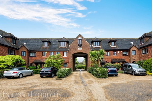 Thumbnail Flat for sale in Meade Court, Walton On The Hill, Tadworth