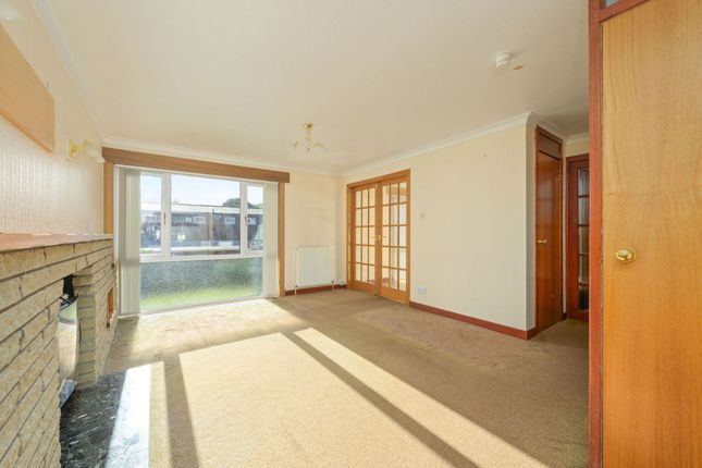 45 Trenchard Place, Dunfermline photo 4