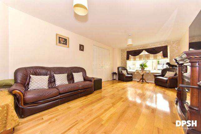 15 Waggon Road, Leeds photo 2