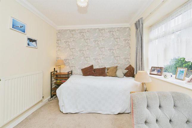 Flat for sale in Staines Road, Twickenham