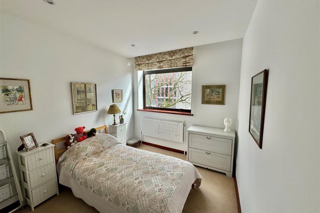 Flat for sale in Caxton Street, Westminster, London