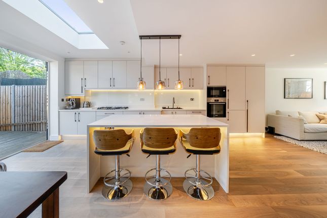 36, Ebbisham Drive, London photo 4