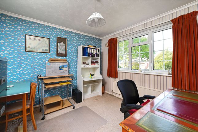 7, Blackwater Close, Guildford photo 4