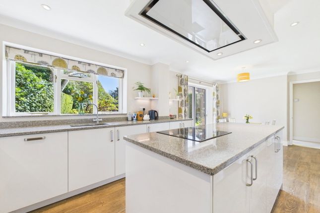 11, Fox Lea, Worthing photo 2