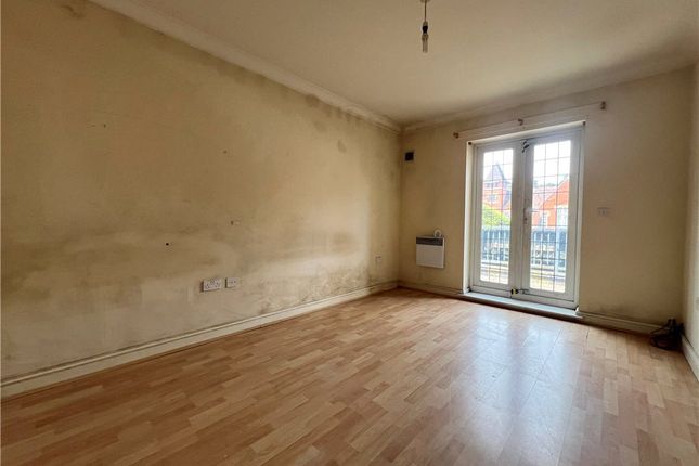 Apartment 72, Dorchester Court, 283, London Road, Surrey photo 2