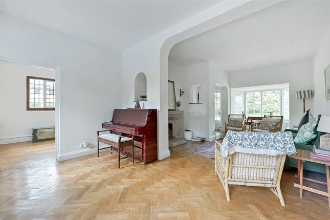 East Lodge,, Ridgemead Road, Surrey photo 3