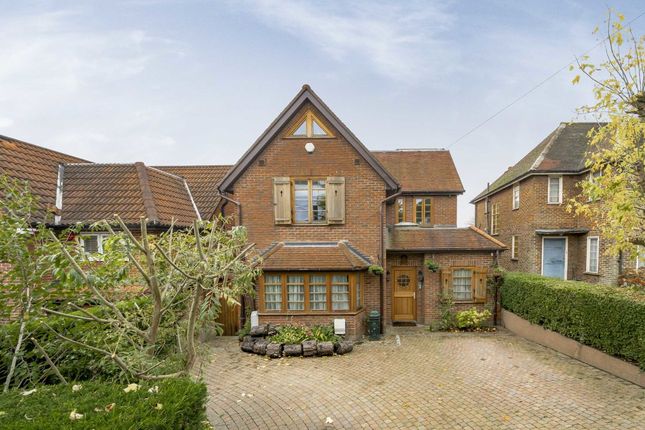 Property for sale in Sunnyfield, London NW7