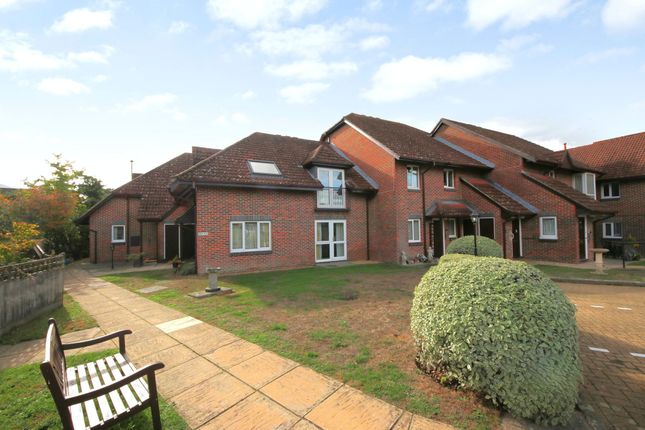 2-bed house on 35 Lincoln Court Sharon Road, Southampton, £140,000