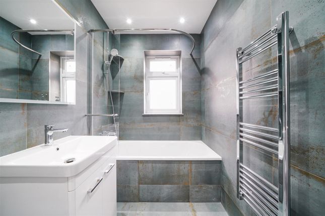 61A, Whitton Avenue East, Greenford photo 3