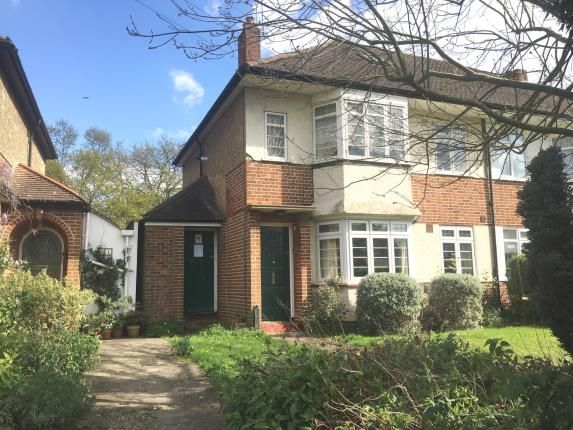 2 bed maisonette for sale in Thames Ditton, Surrey