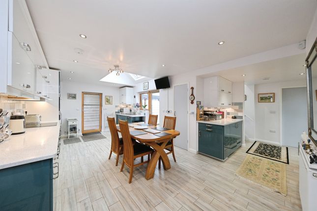2, Lodge Drive, Belper photo 3