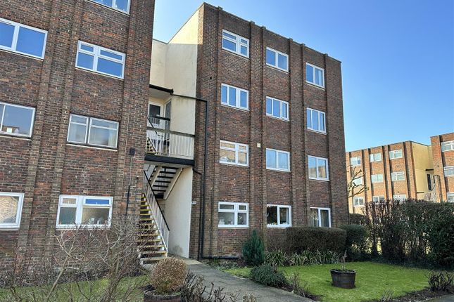 Thumbnail Flat to rent in Broadmeads, Ware