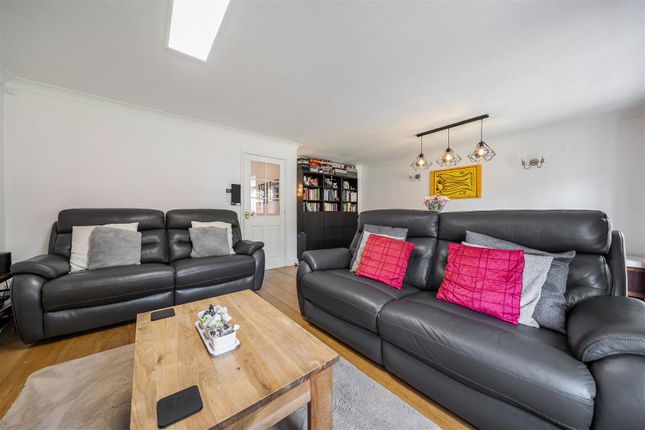 Talavera, 24b, Wellington Road, Sandhurst photo 3