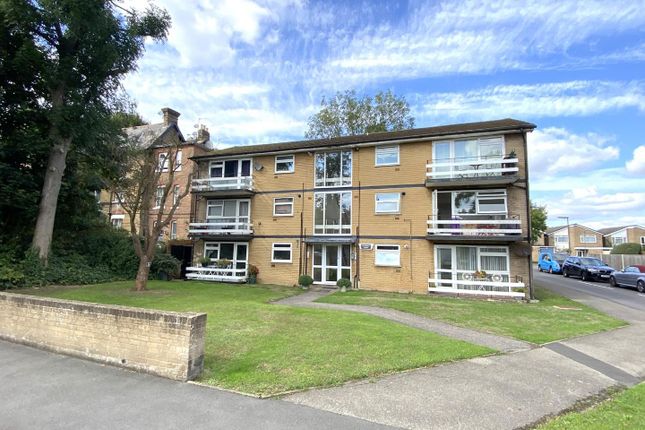 Thumbnail Flat to rent in Badgers Court, The Avenue, Worcester Park
