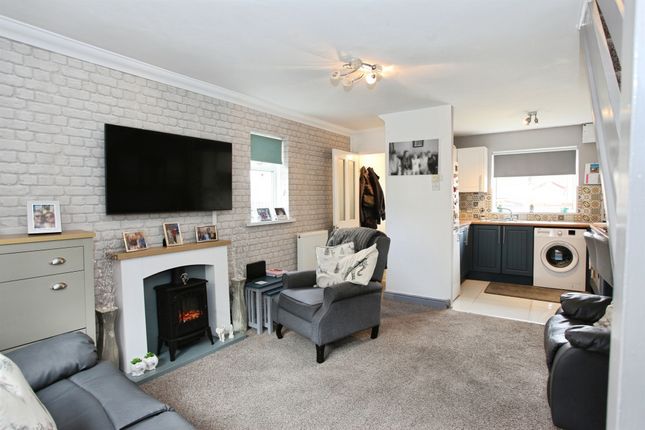 14, Dan-Y-Darren, Caerphilly photo 2