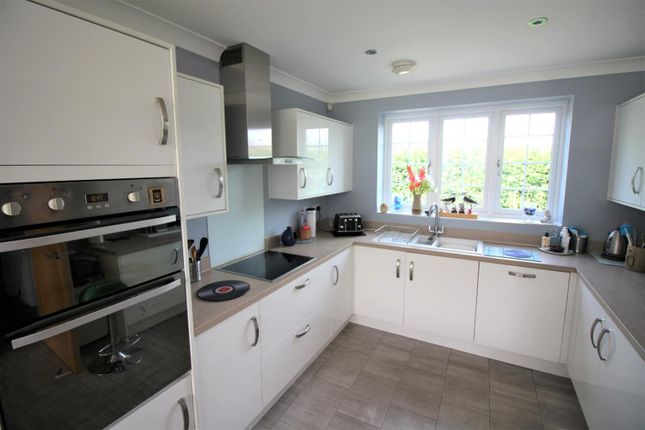 27, Otter Way, Thornbury photo 4