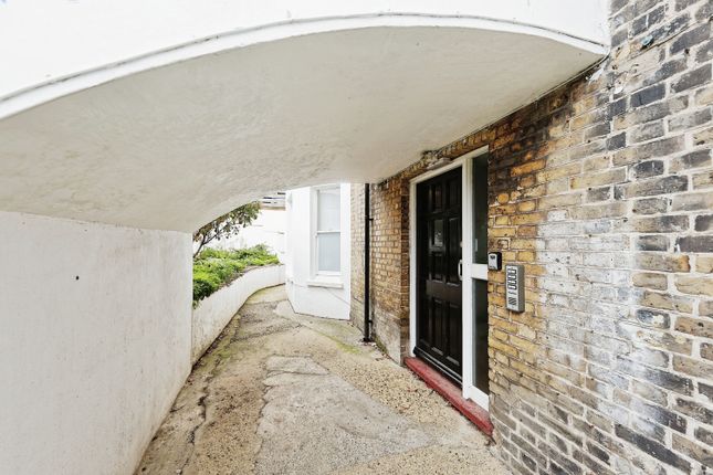 Flat 3, 16, Dalby Square, Margate photo 2