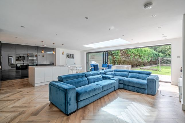 2, Foxholm Cottage, Byfleet Road, Cobham photo 4