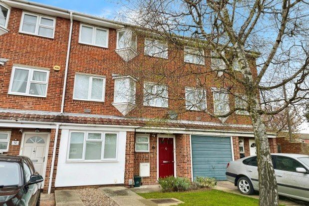 Thumbnail Terraced house to rent in Bennett Court, Colchester