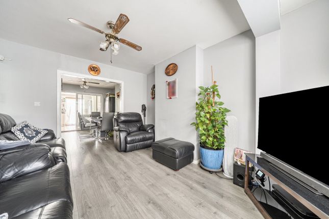 76, Windermere Road, London photo 4
