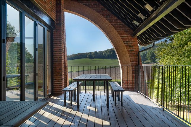 Checkendon Hill House,, Stichens Green, Reading photo 2