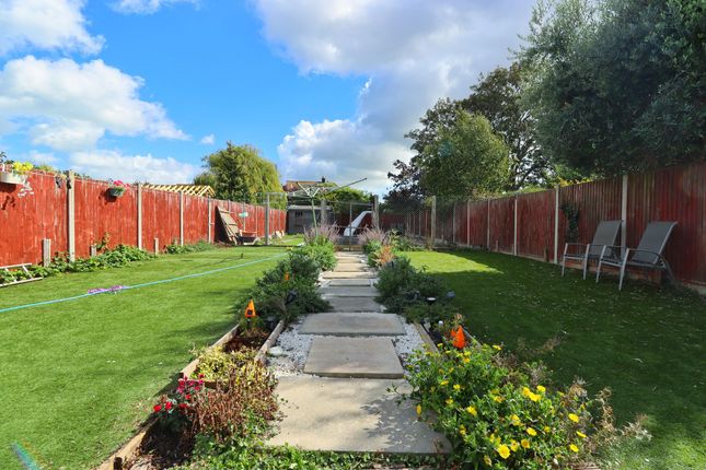 11 Barnes Avenue, Margate photo 2