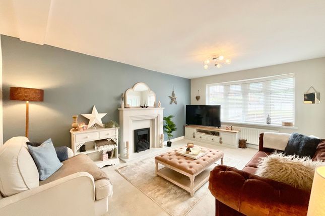 10 Woburn Close, Stoke-On-Trent photo 2