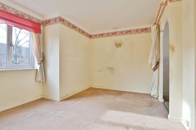 Flat 16, Homechurch House, 31, Purewell, Dorset photo 3