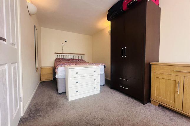 3-bed house on 12, Sunart Way, Nuneaton, £1,600/mo