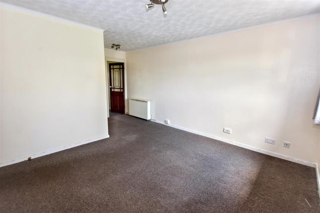 19, Lowen Way, Truro photo 3