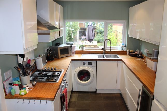 40, Belmont Road, Harrow Weald photo 2