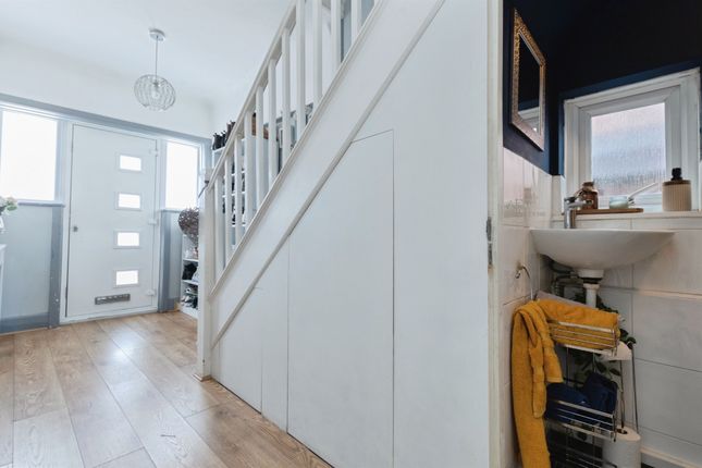 13, Kinsbourne Avenue, Bournemouth photo 3