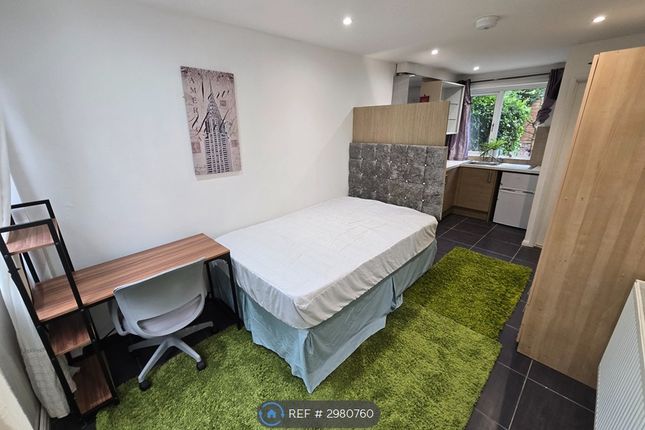 Leahurst Crescent, Harborne, Birmingham photo 2